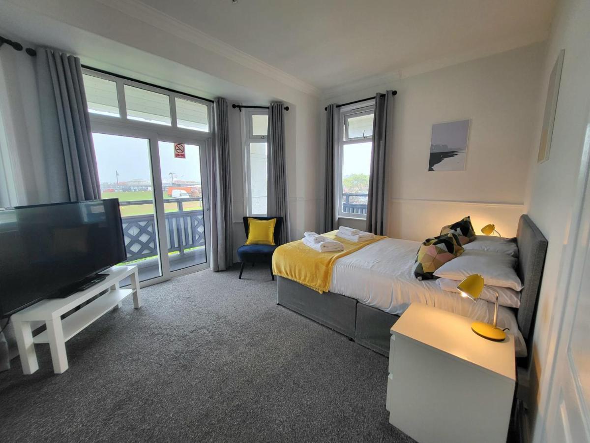 Beach Hotel Torbay B&B Пейнтон Экстерьер фото